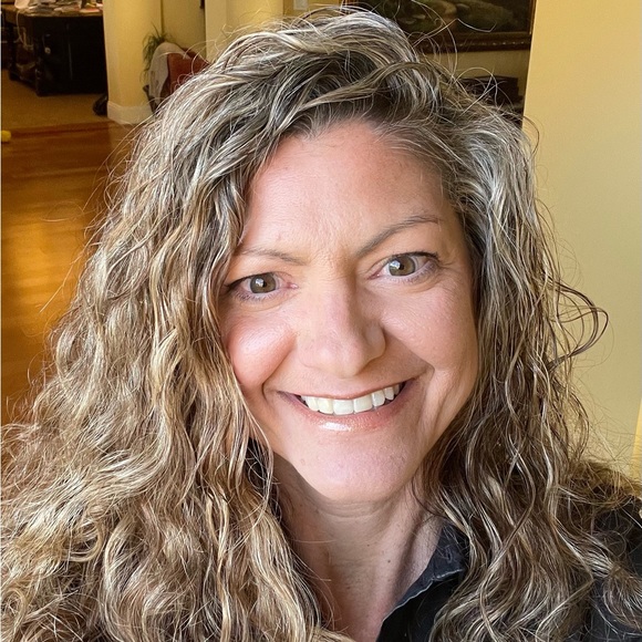 Meet your Posher, Melissa - Picture 2 of 2